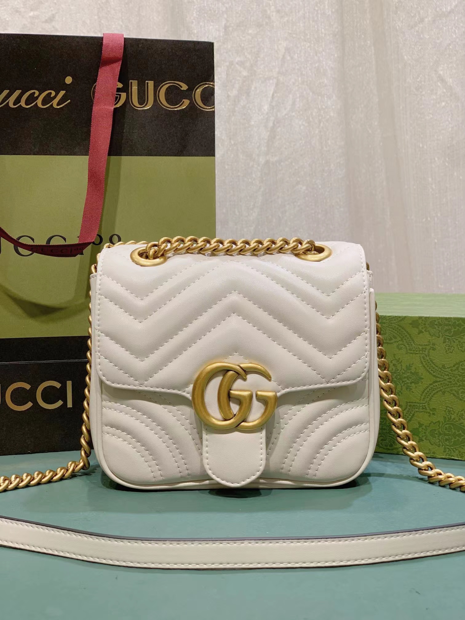 Gucci 739682 smile031 18cm