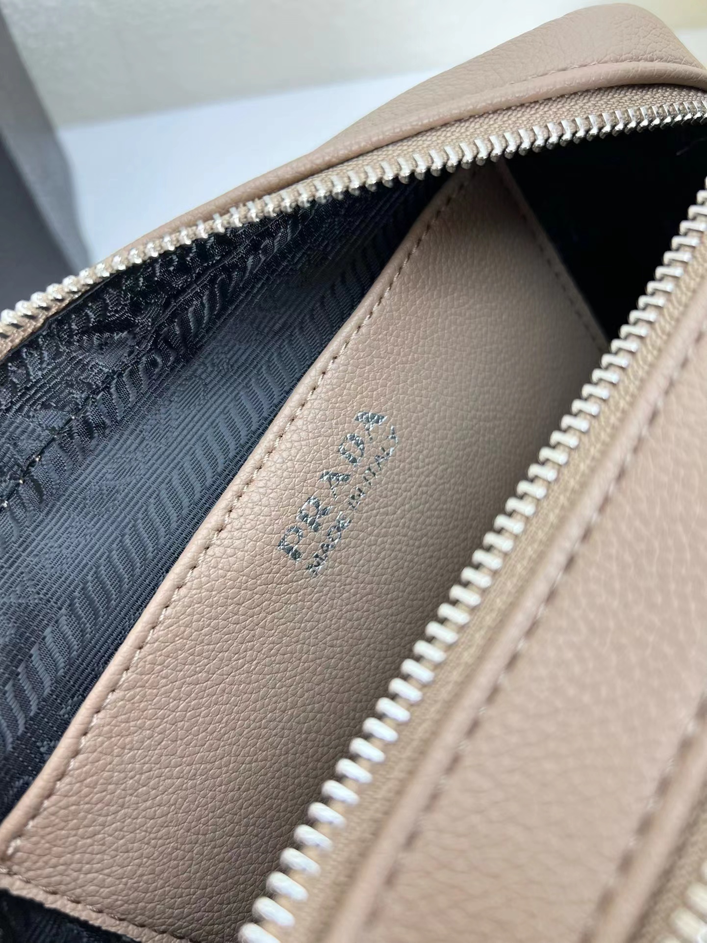 Prada0838 22PJ061 22cm