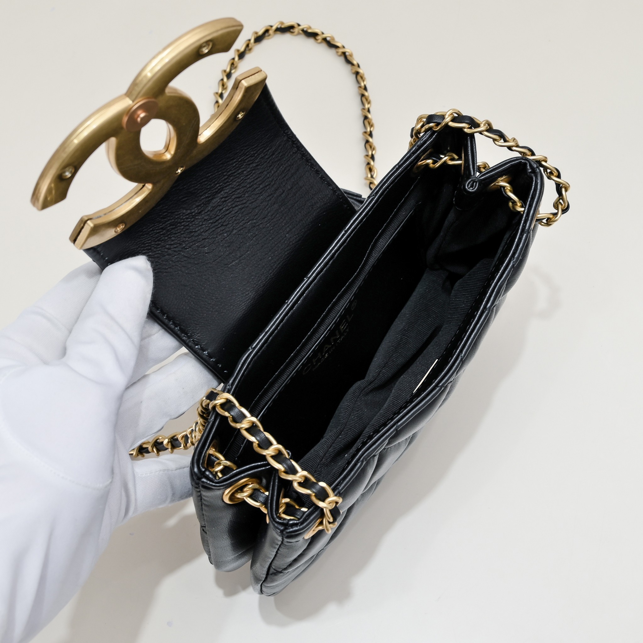 Chanel 24C Shoulder Bag Handbag