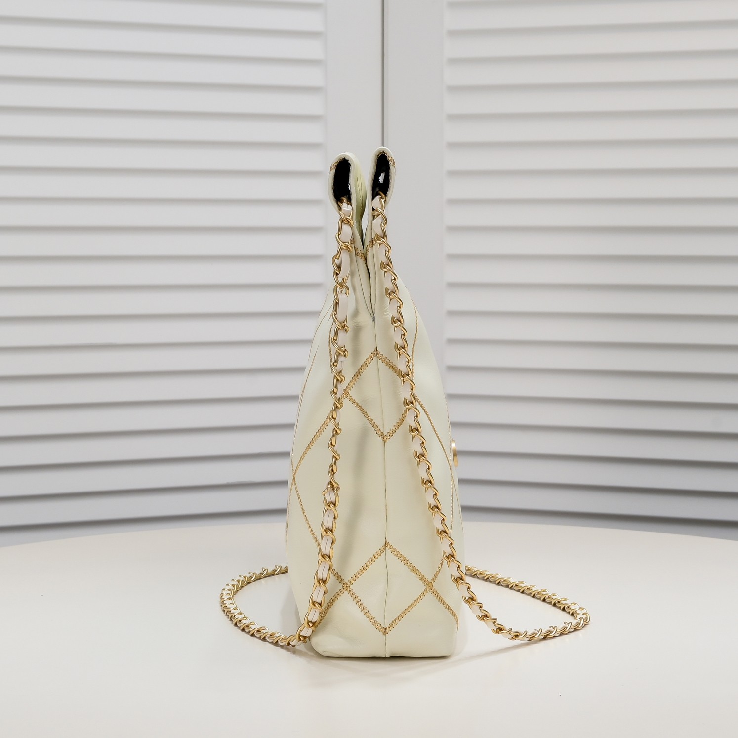 Chanel 22 Bag Pearl Bag Golden Thread Shoulder Bag Handbag