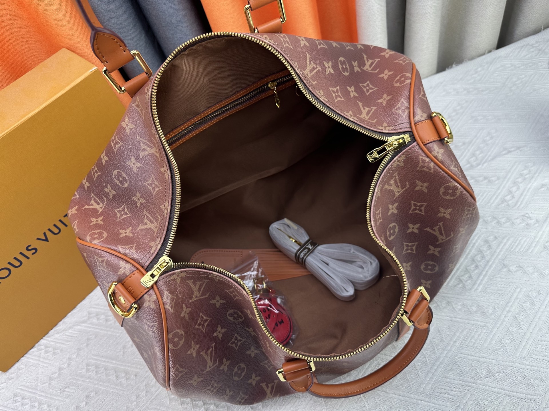 Louis Vuitton Keepall Bandoulière 50 travel bag