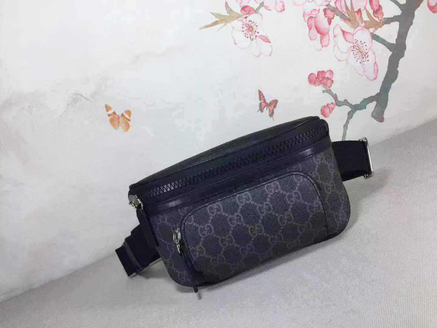 Gucci450946smile041 23x11.4x7.6 cm