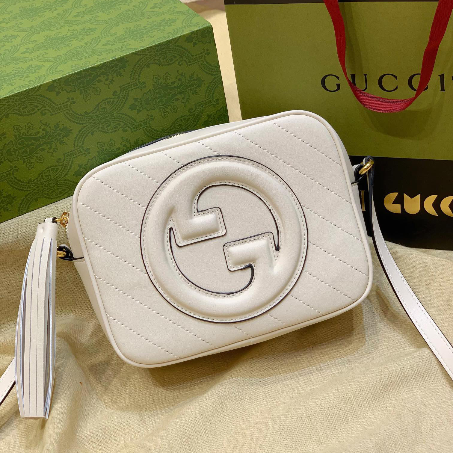 Gucci Blondie Small Camera Bag 742360