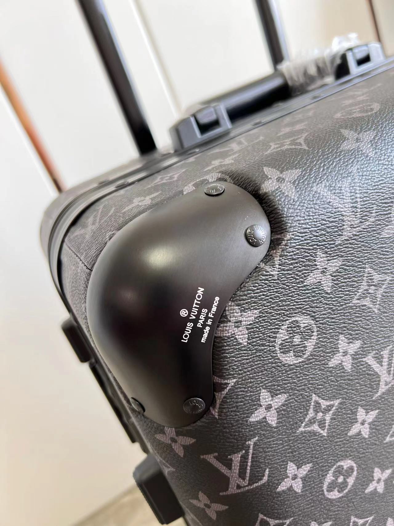 LV Horizon 50 LM0541 20 inches