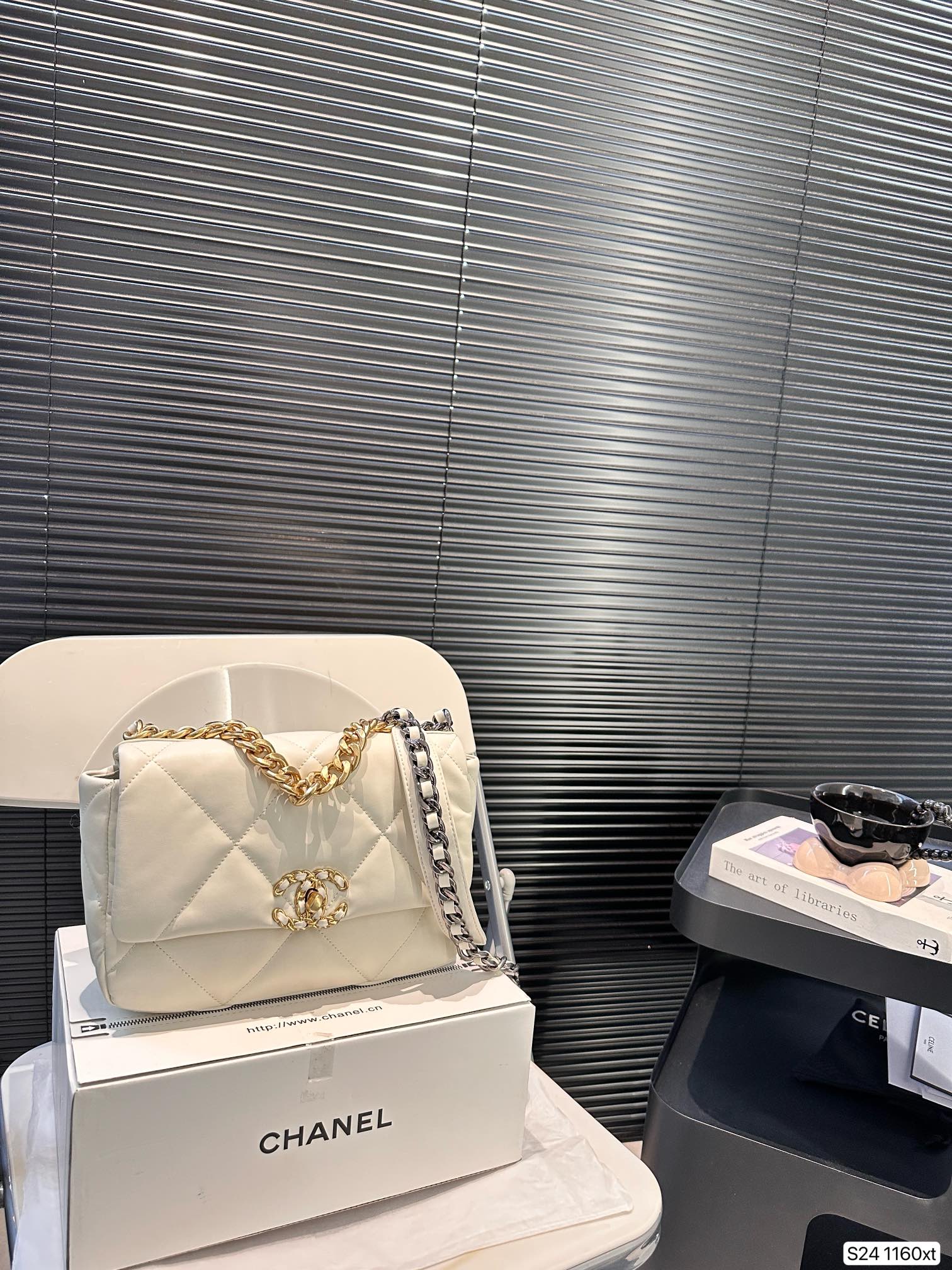 Chanel Shoulder Bag 1160 LLS581 25cm