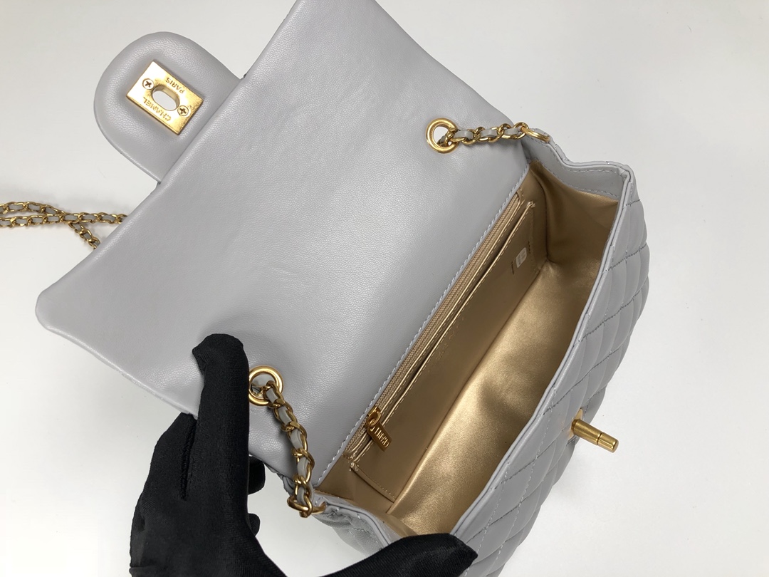 Chanel Cross Body Metal Ball Chain Shoulder Bag Handbag