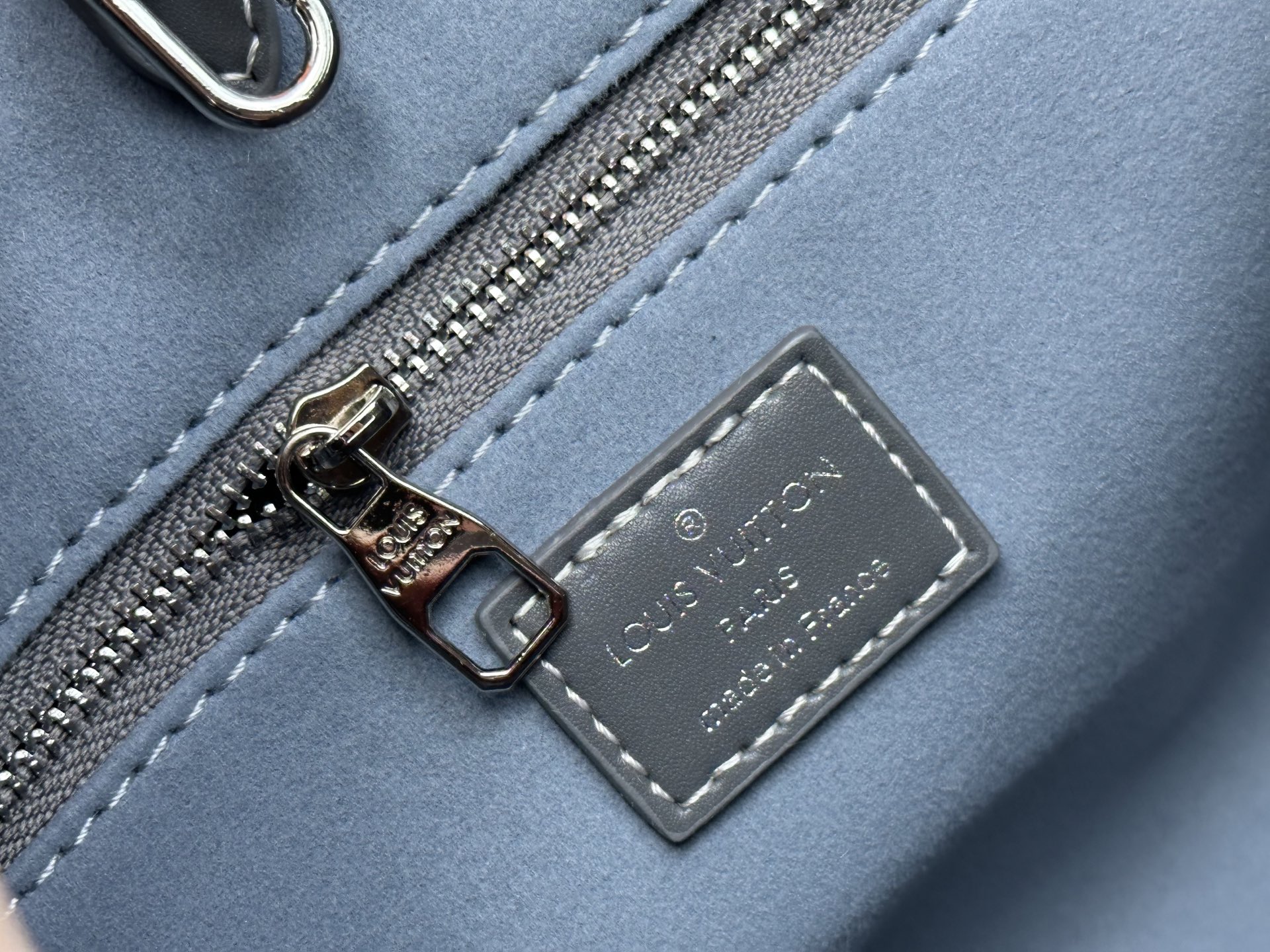 Louis Vuitton Onthego Small Handbag M46373