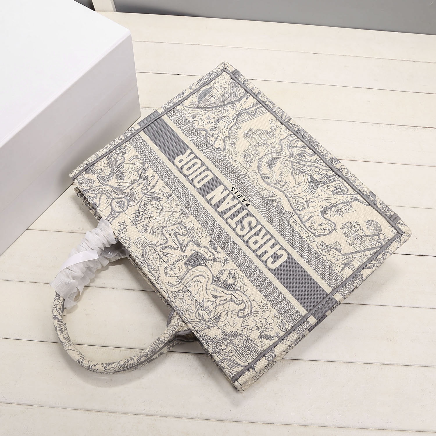 Dior  Bags Grey Tiger 𝗗𝗜𝗢𝗥 𝗕𝗼𝗼𝗸 𝘁𝗼𝘁𝗲  (12AReplica)