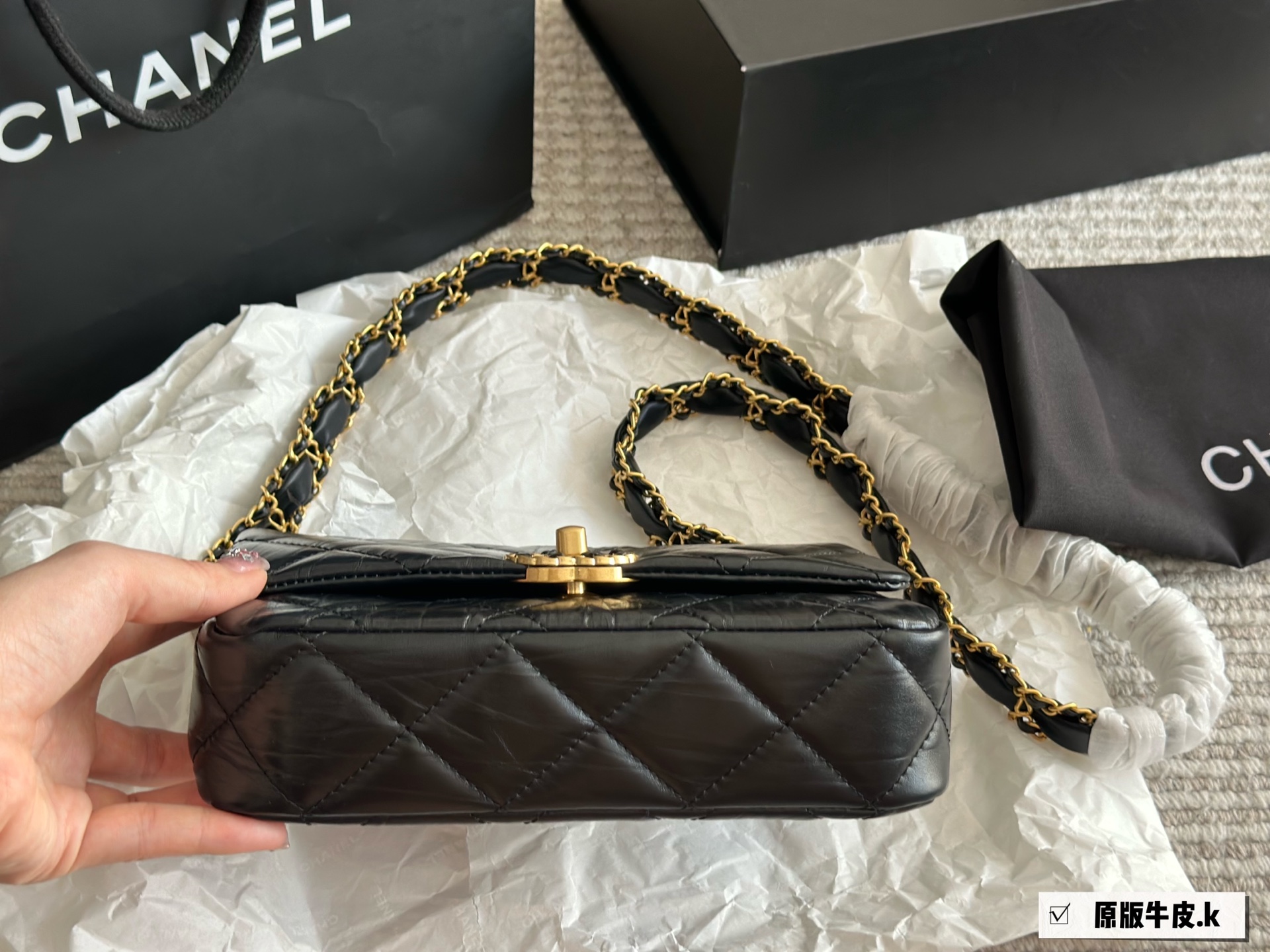 Chanel Shoulder Bag 038 DB562 20cm
