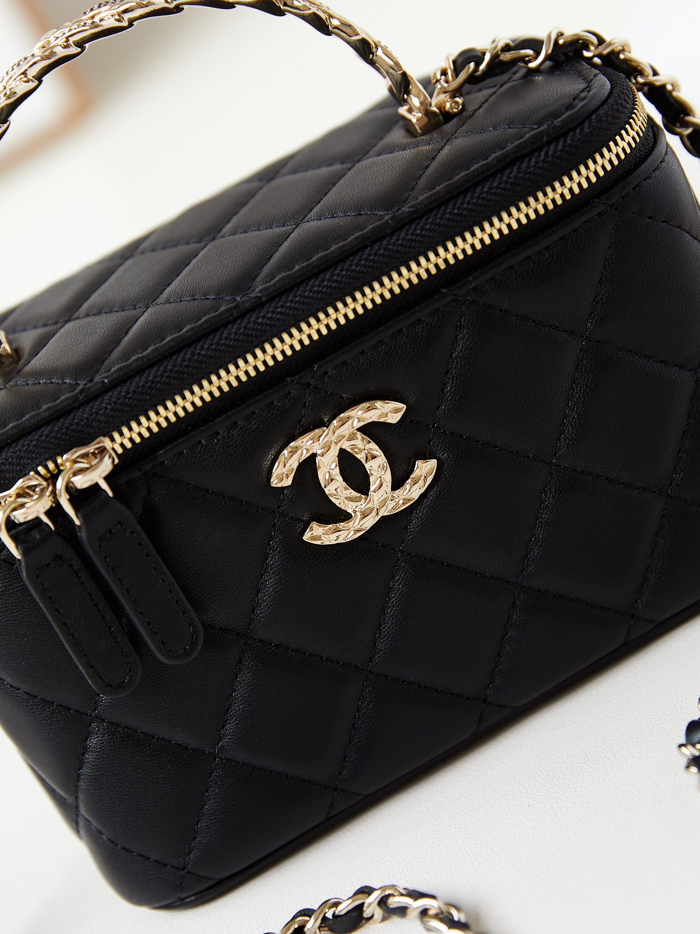 Chanel 10A Handbag Shoulder Bag Top Mirror Quality Version chanel AP5152