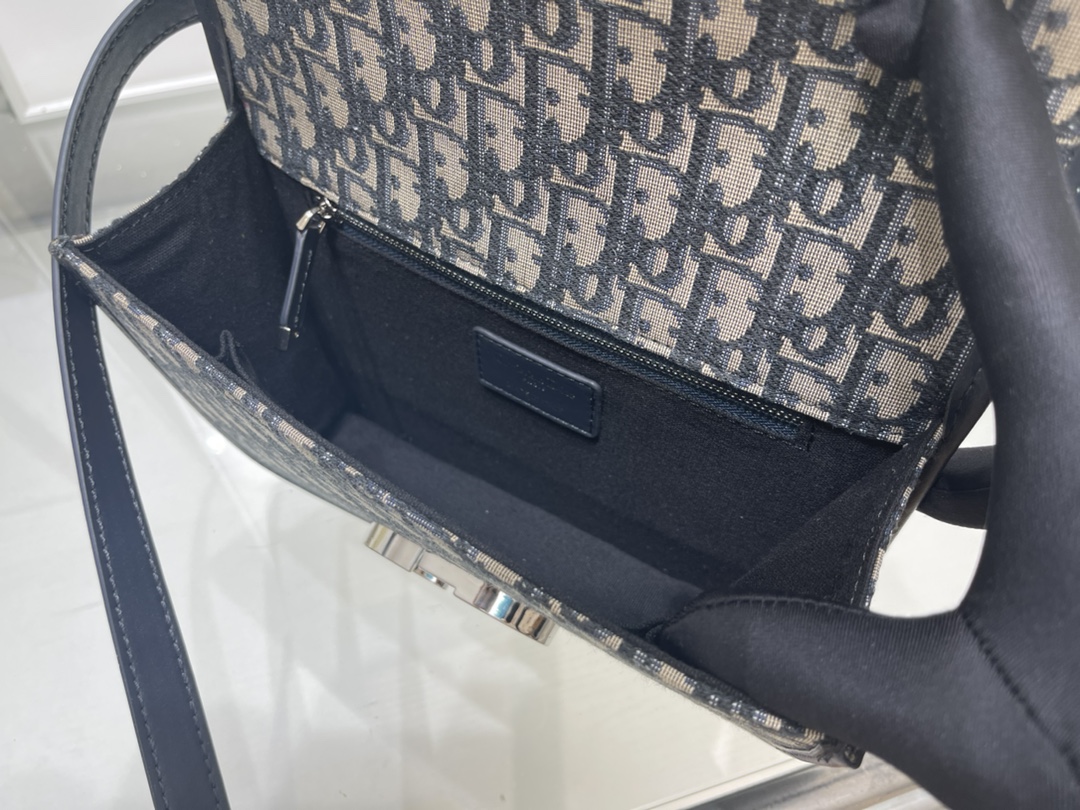Dior 30 Montaigne Bag 5530 LM081 24cm