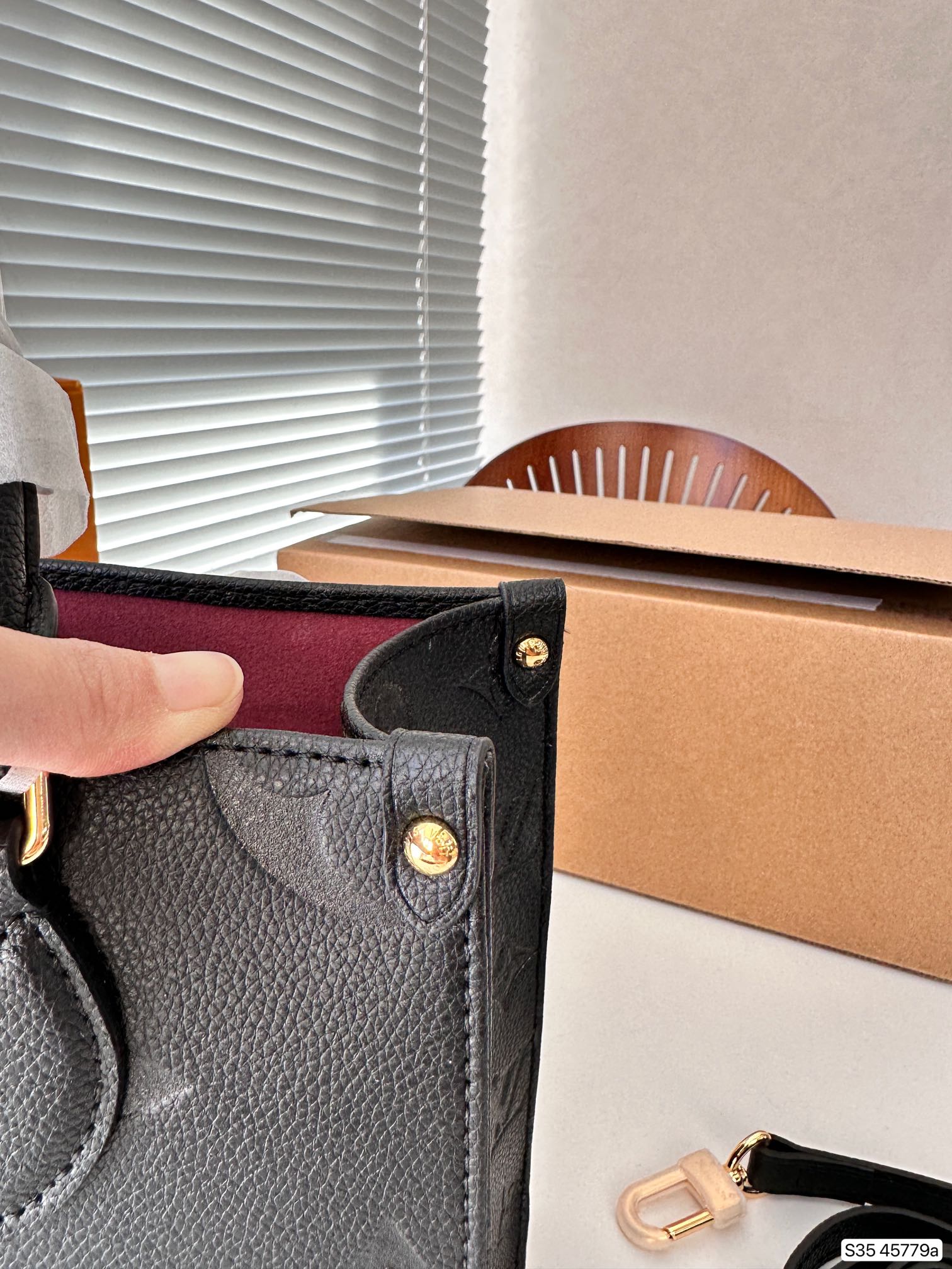 LV onthego Bag 45779 DB042 25cm