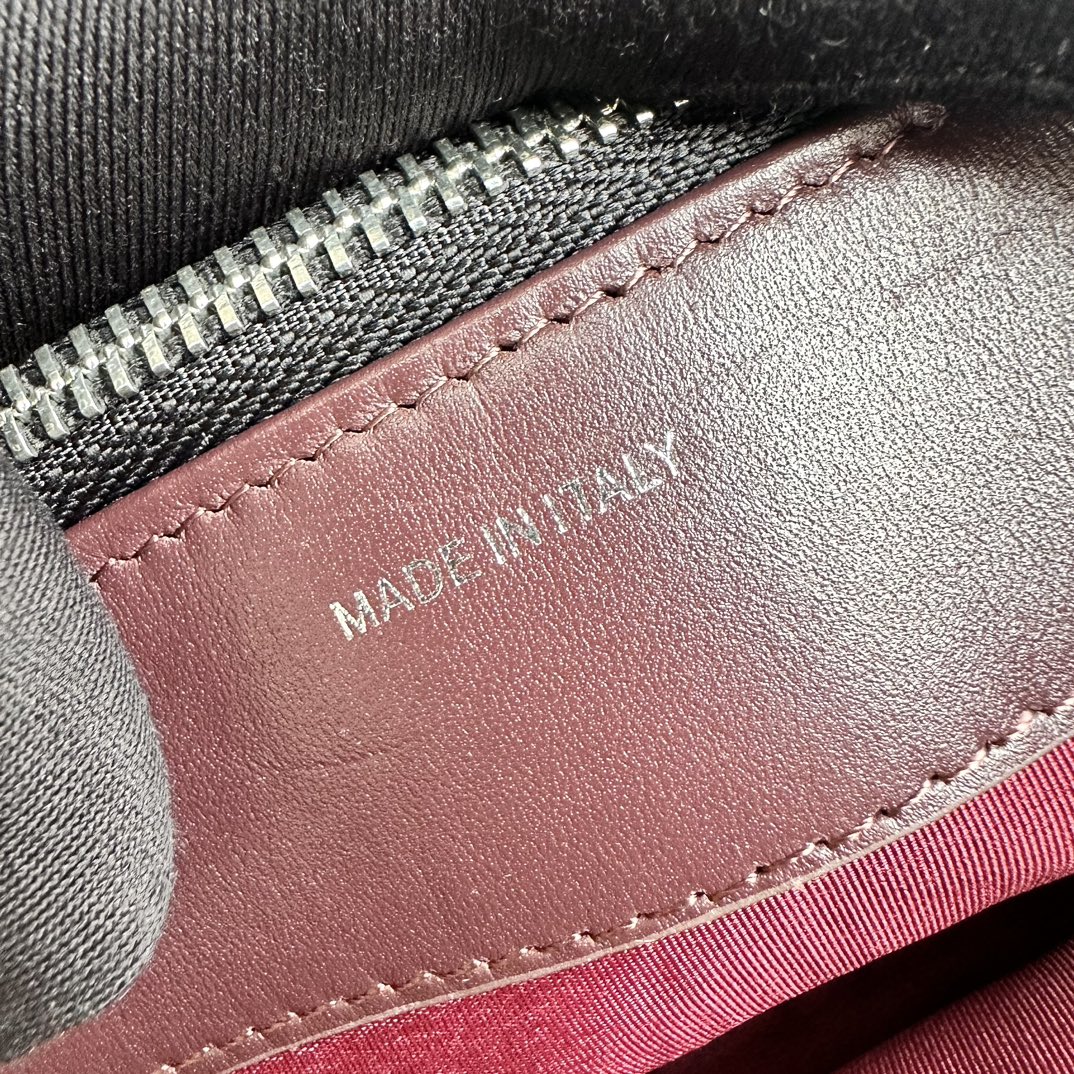 Chanel 50172 Black with silver LM521 20cm