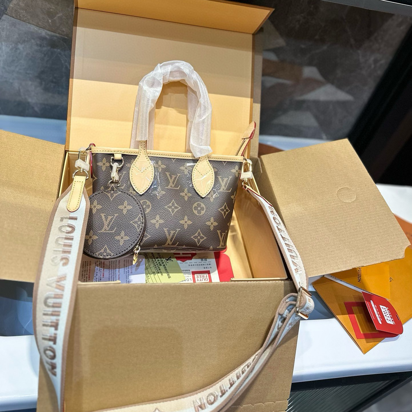 Louis Vuitton LV Neverfull BB Tote Shoulder Bag M46705(Replica)