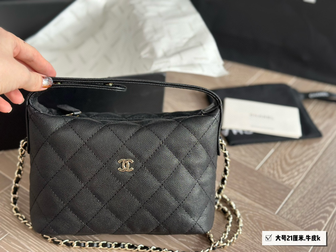 Chanel Hobo Bag 029 DB512 16-21cm