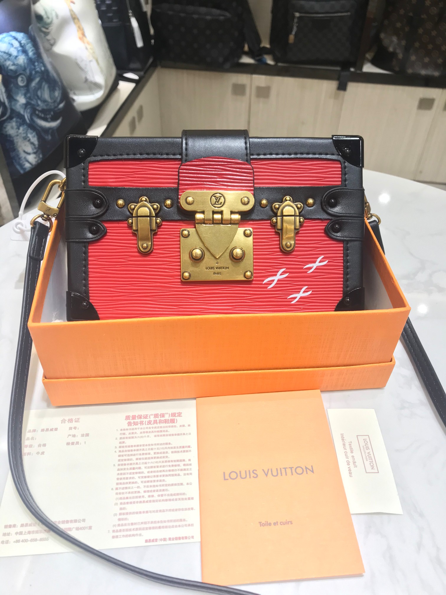 LV94219KF061 19*12*4 cm