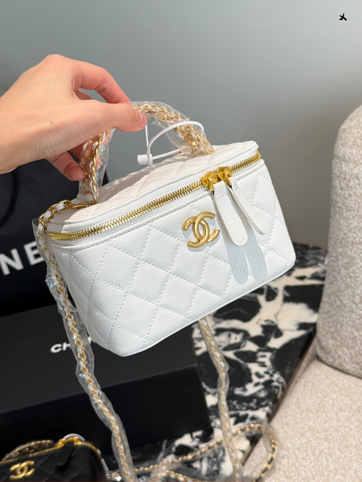 Chanel Handbag 047 DB061 19cm