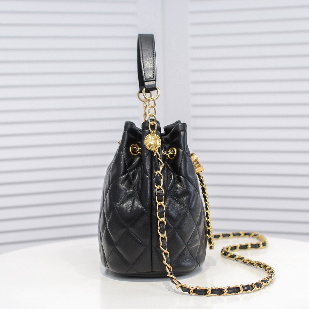 Chanel Vintage Drawstring Shoulder Bag Handbag