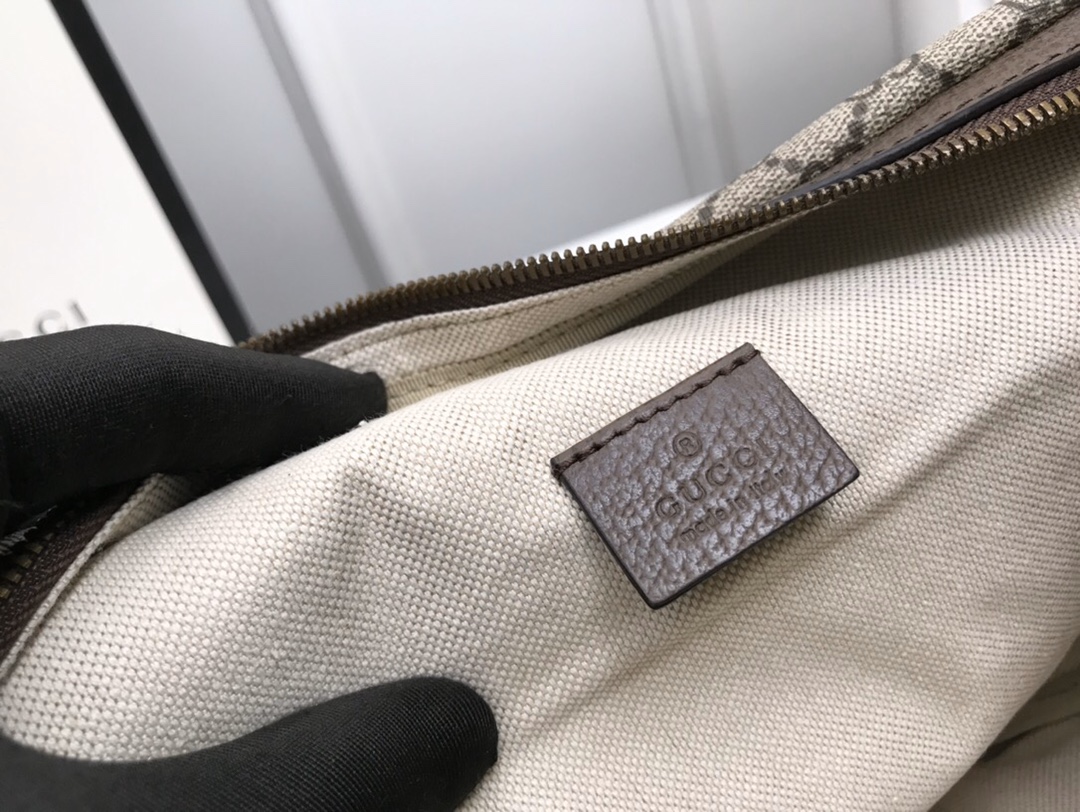 GUCCI574968smile061 28x18x8 cm