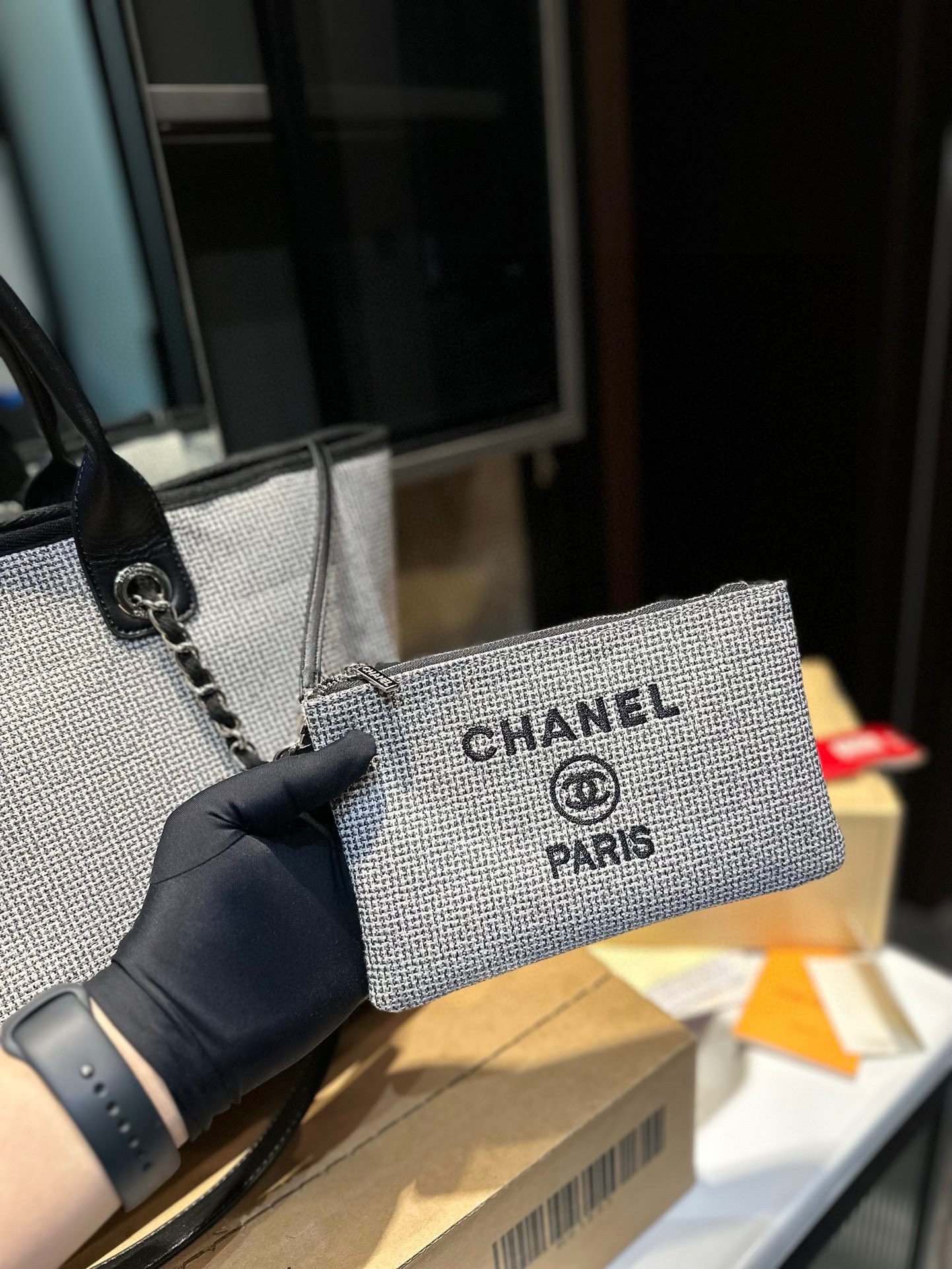 Chanel Shopping Bag 027 DB581 32-37cm