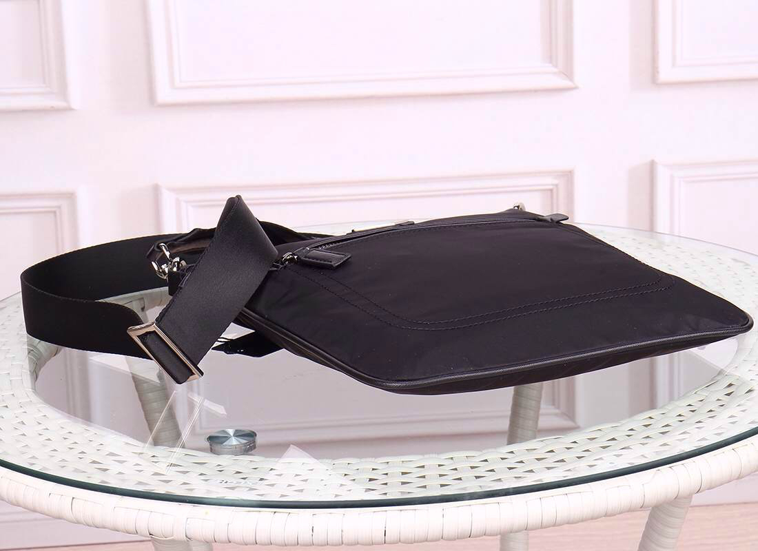 Prada0819HMF011  26*28*1 cm