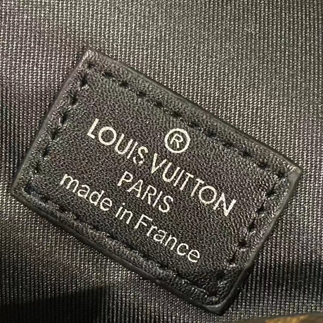 LV Steamer Messenger Bag M82534 LM031 18cm