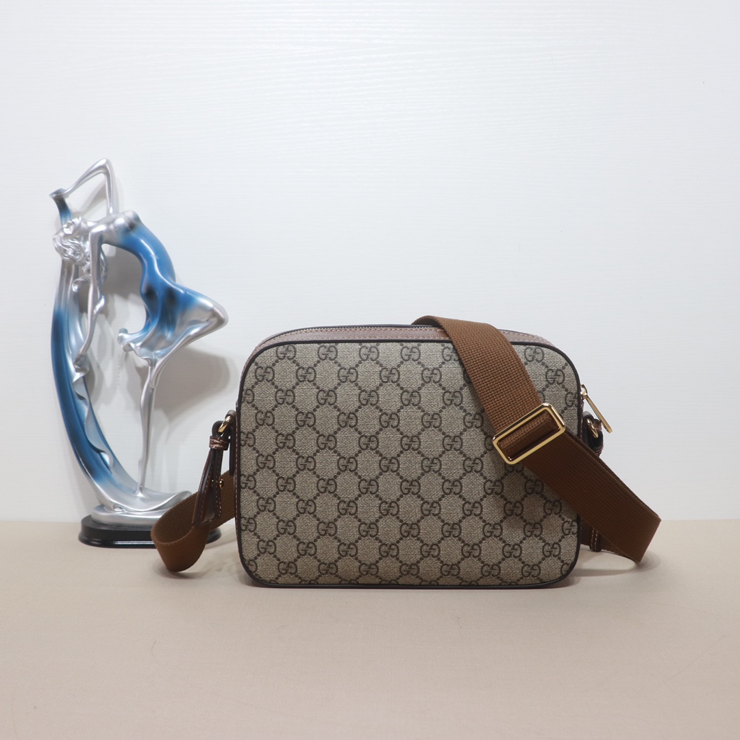 Messenger bag with Interlocking G 675891