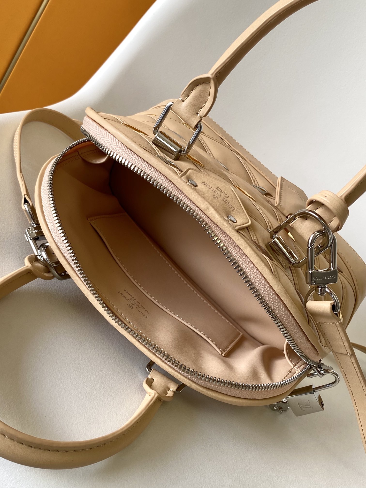 Louis Vuitton 10A Handbag Shoulder Bag Top Mirror Quality Version Nicolas Ghesquière M24153