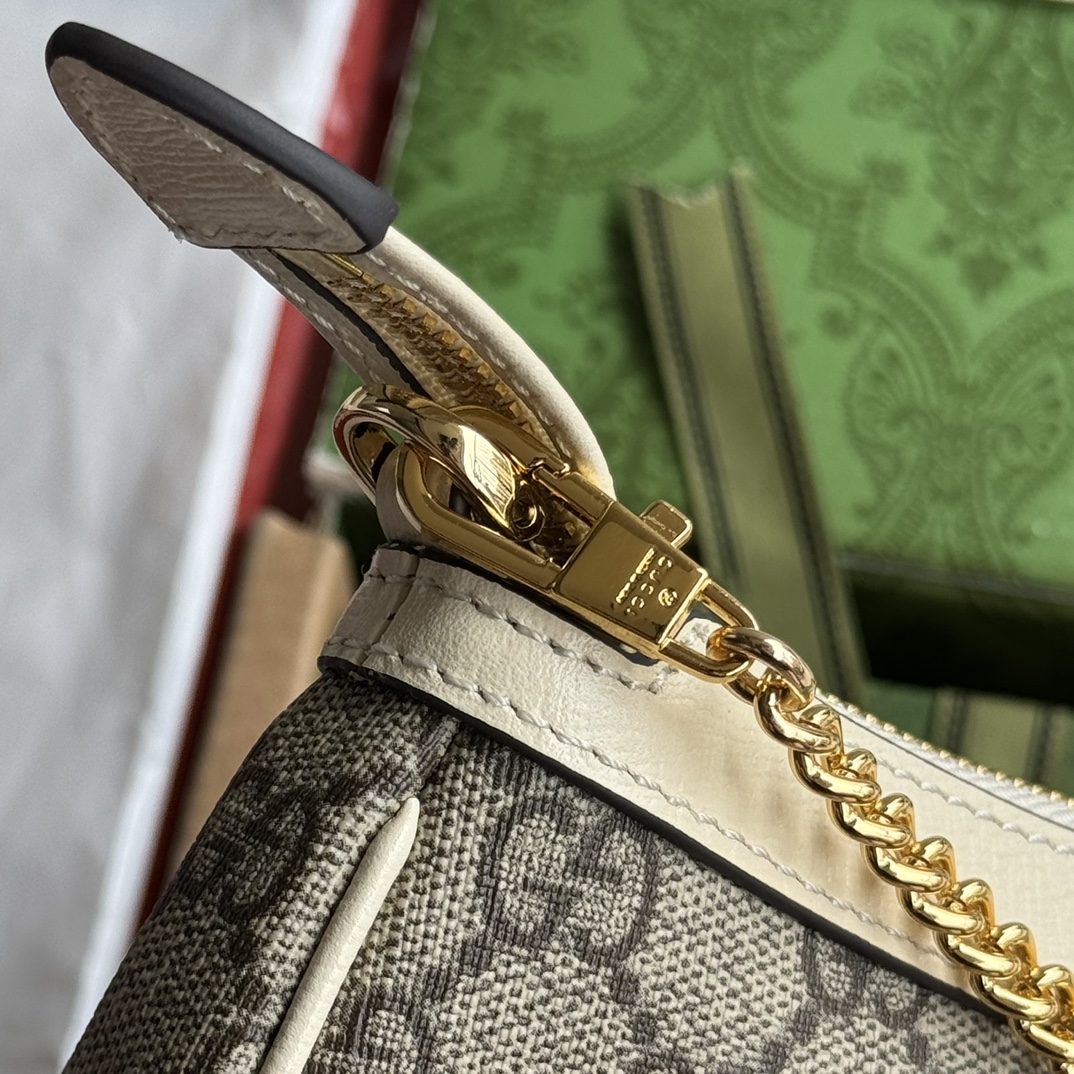 Gucci Chain Bag 784732 LM071 19cm