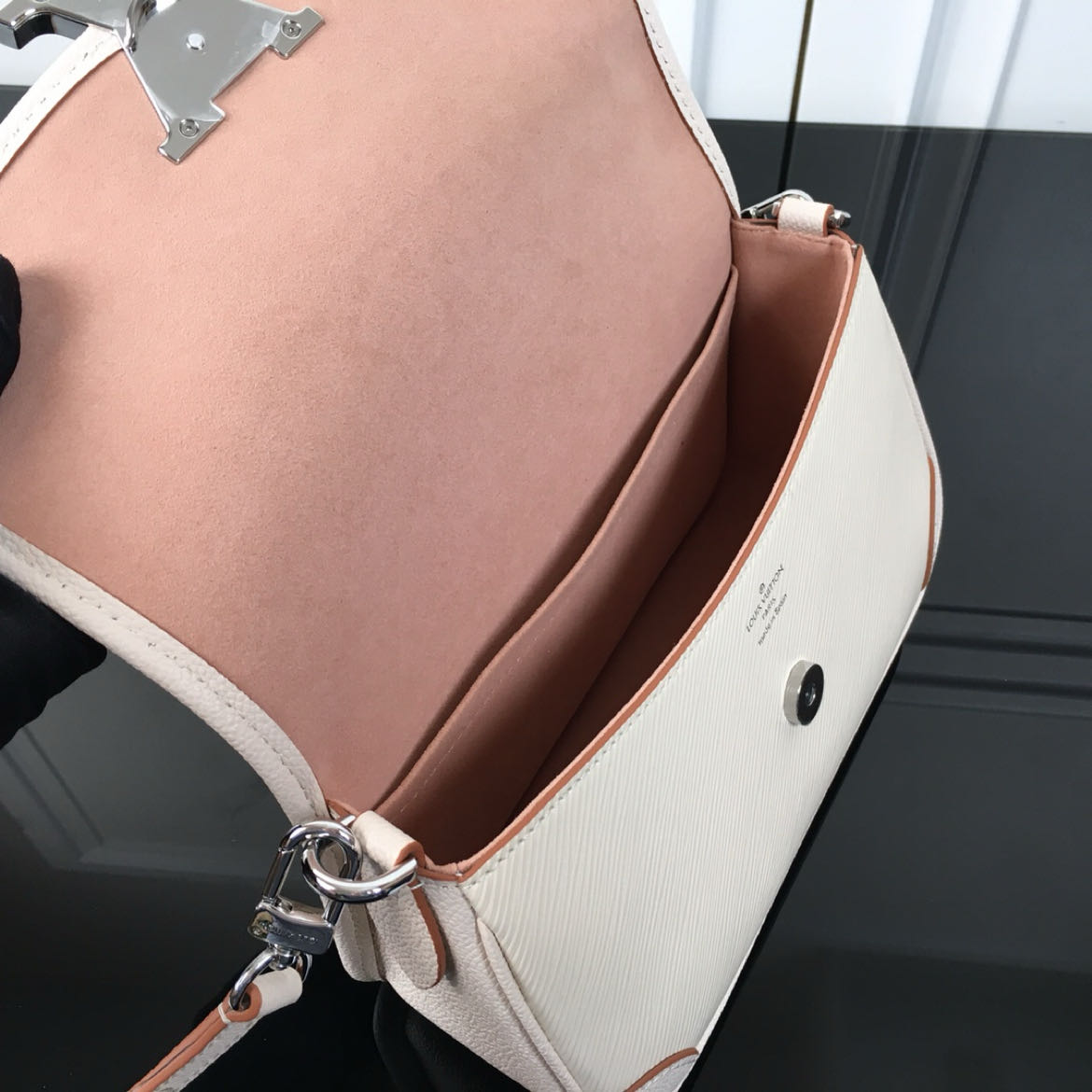 LV Buci Bag M59386 LM051 24.5cm