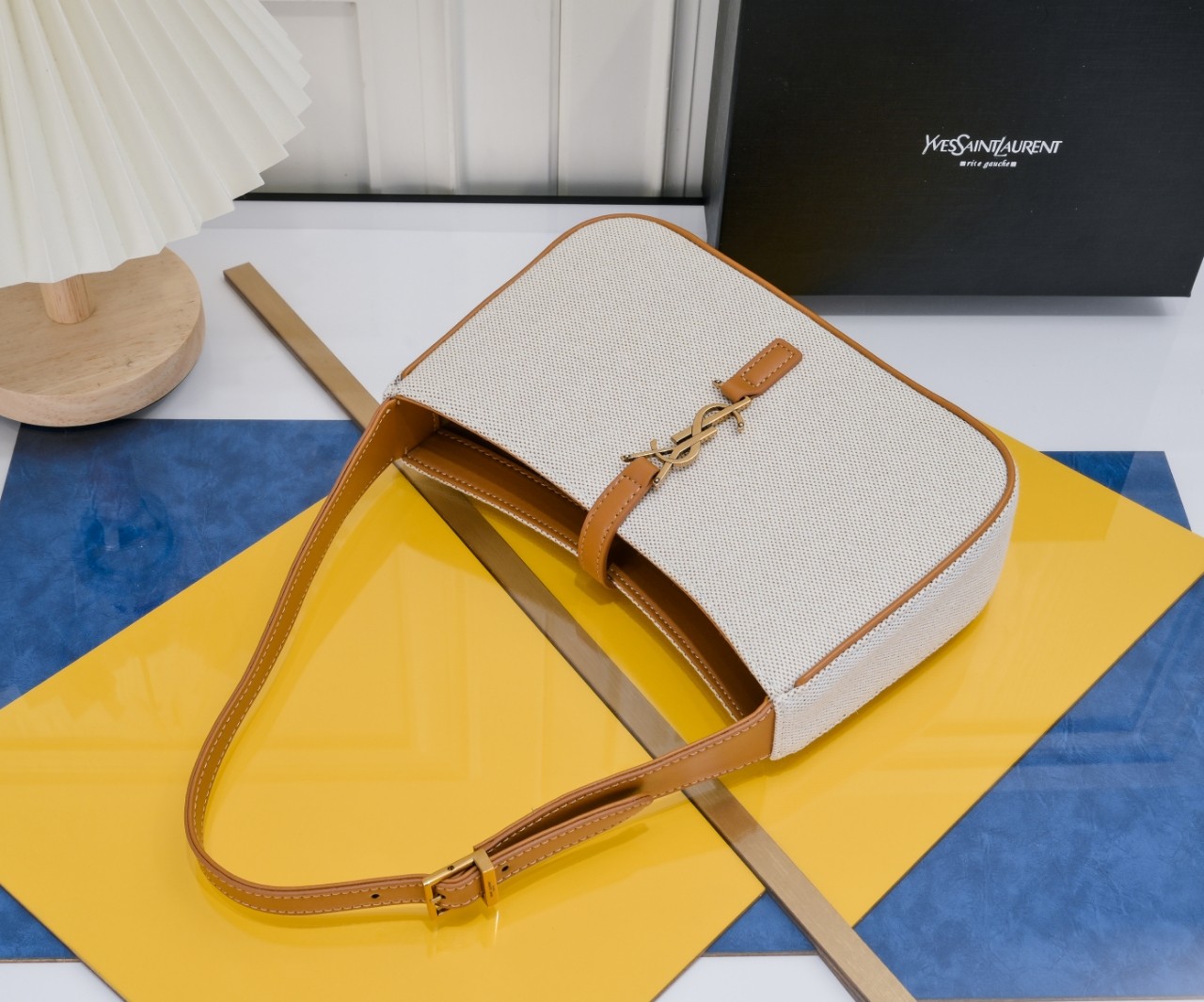 YSL LE 5 À 7 HOBO BAG 657228 LM061 25cm