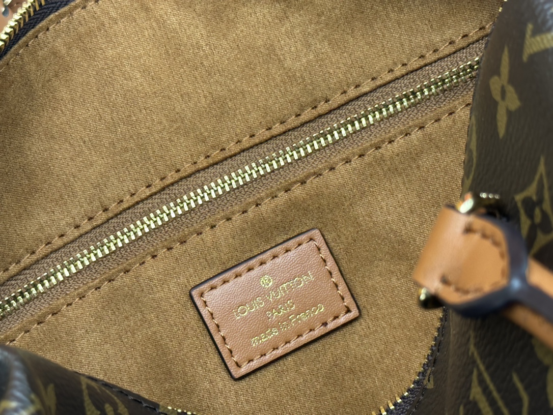 Louis Vuitton  Monogram with Leather Trim Tote shoulder bag M68169