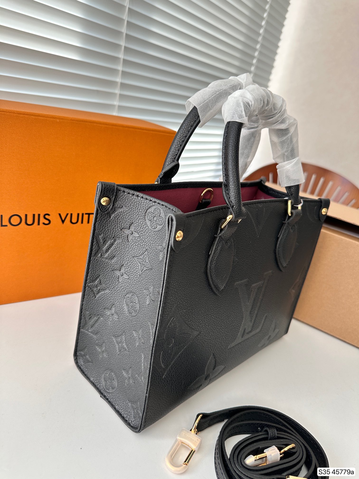 LV onthego Bag 45779 DB042 25cm