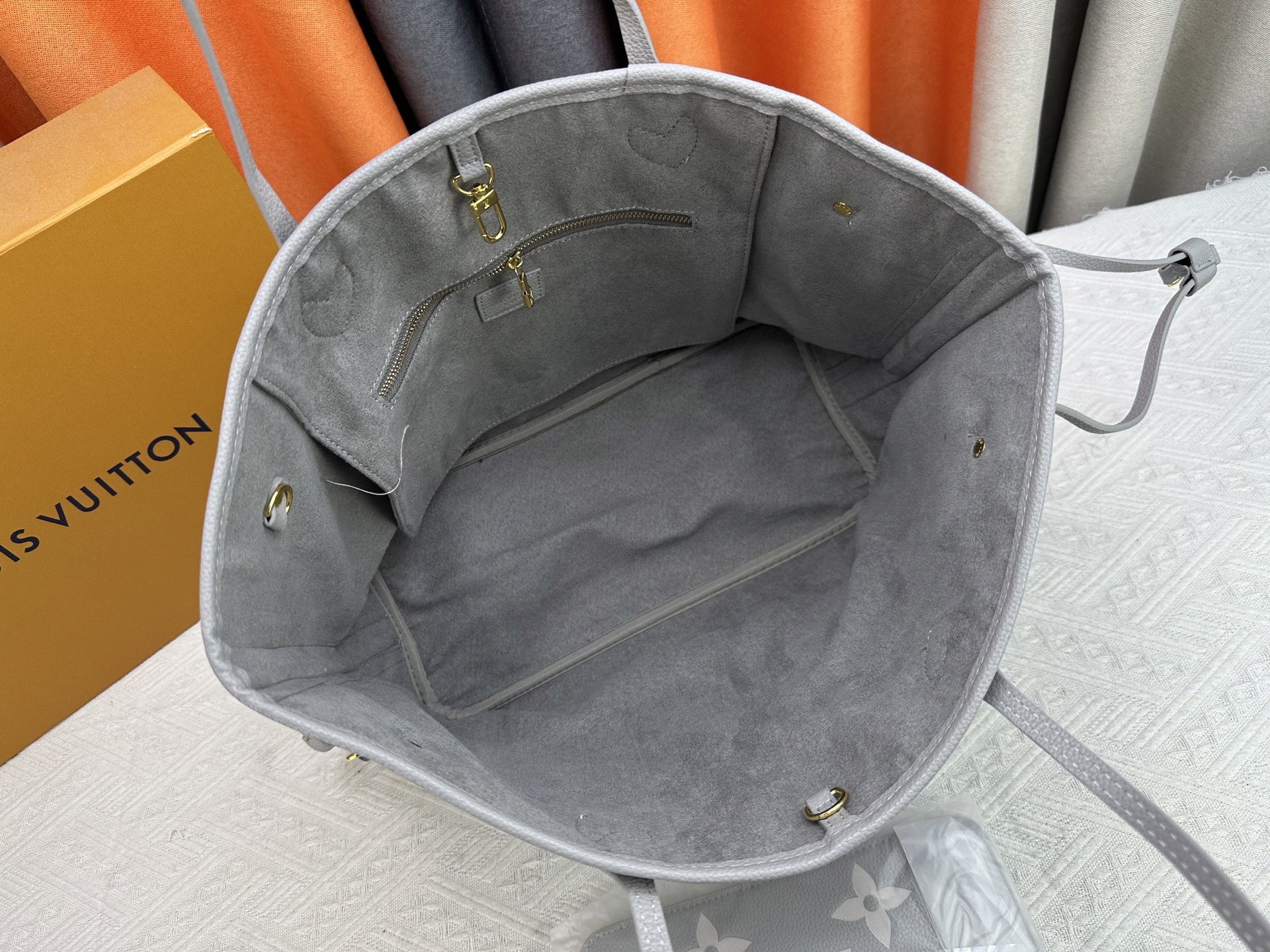 Louis Vuitton Neverfull Medium Handbag M13758 M14210  M45686  M46649 M58907 M46329 M21579 M45685 M46676 M40995