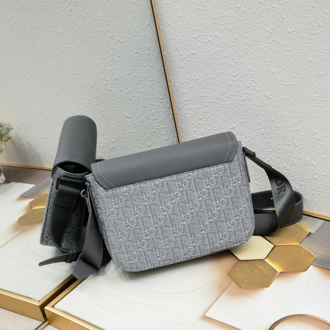 Dior Mini Saddle Bag With Strap 9911 XB012 23cm