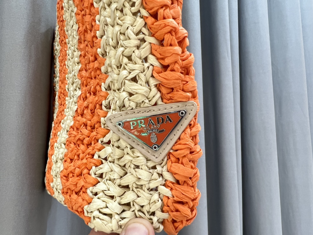 Prada 393 Orange LM031 24cm