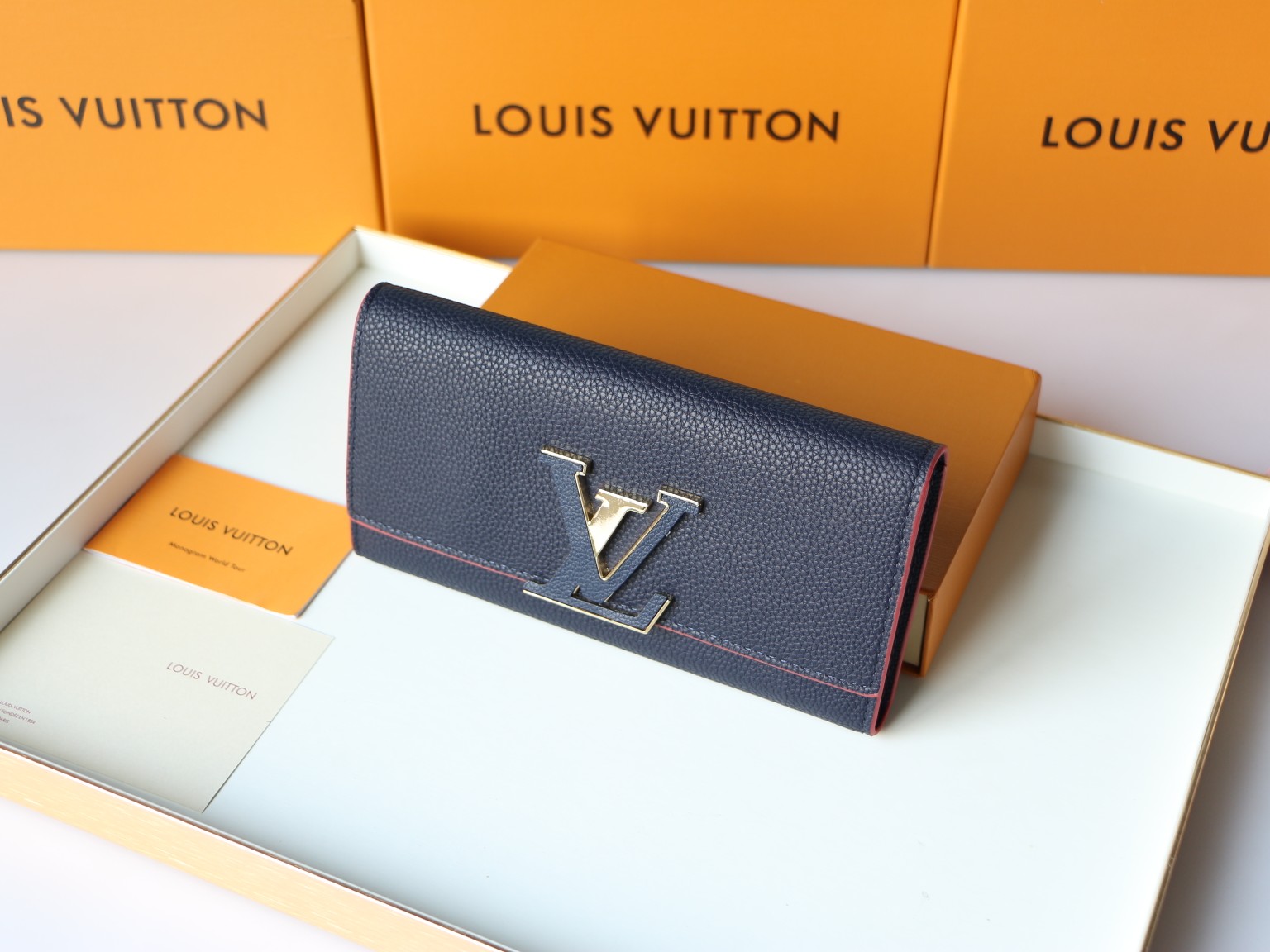 LV Capucines Wallet M61248 LM57 20cm