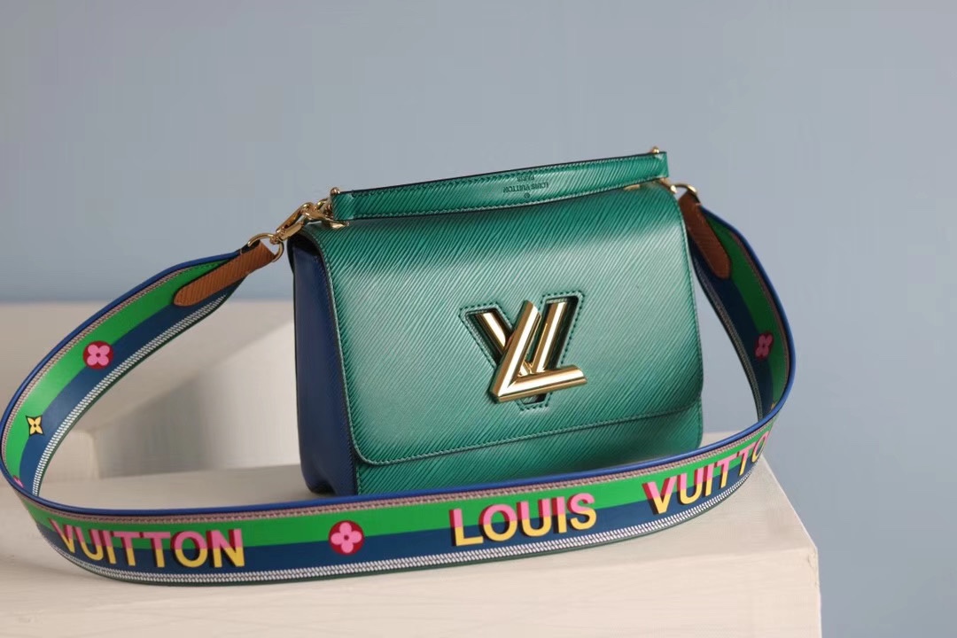 LV50330LM092 23x18x8 cm
