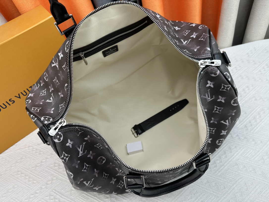Louis Vuitton  KEEPALL 50 travel bag
