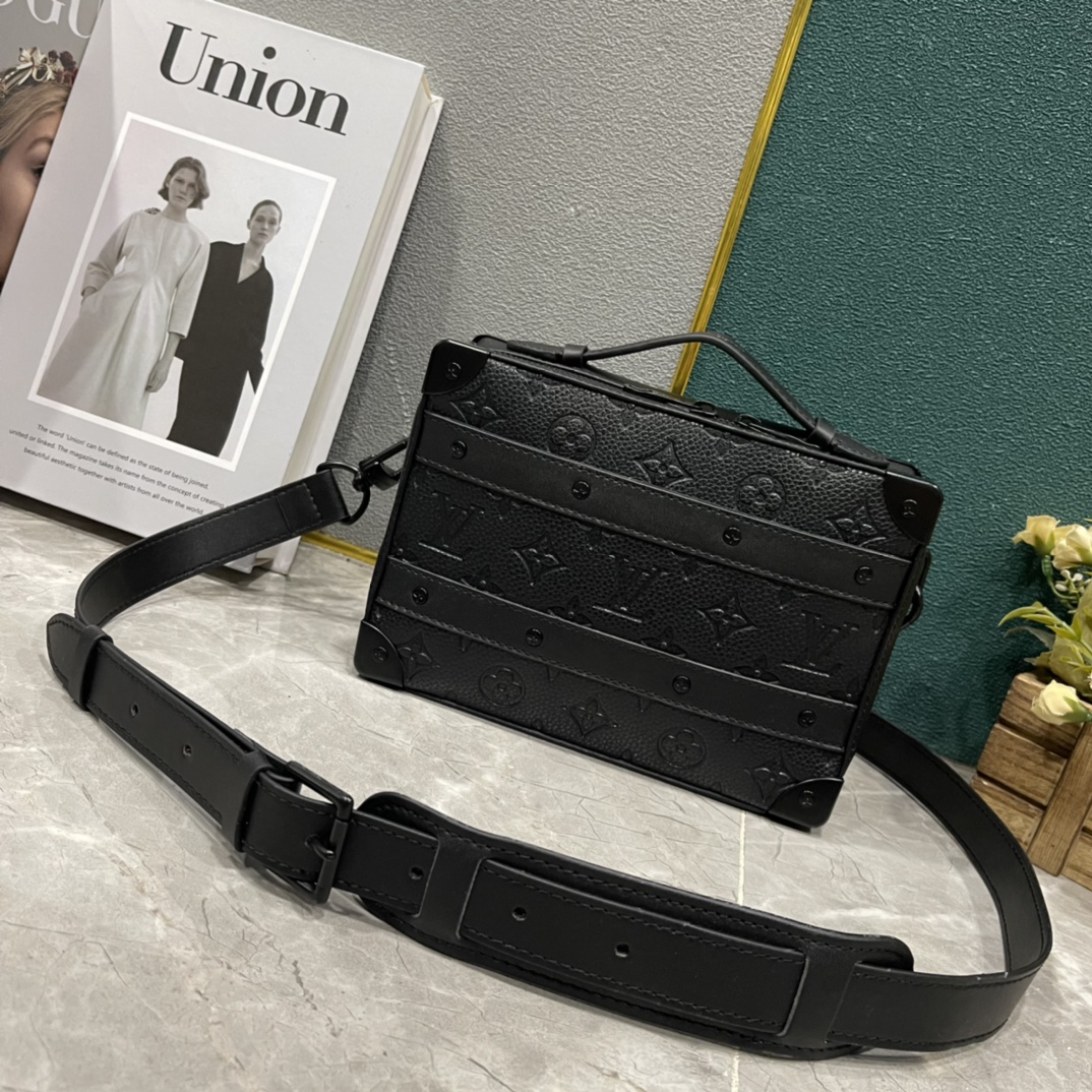 LV Handle Soft Trunk Bag M45935 LM051 21.5cm