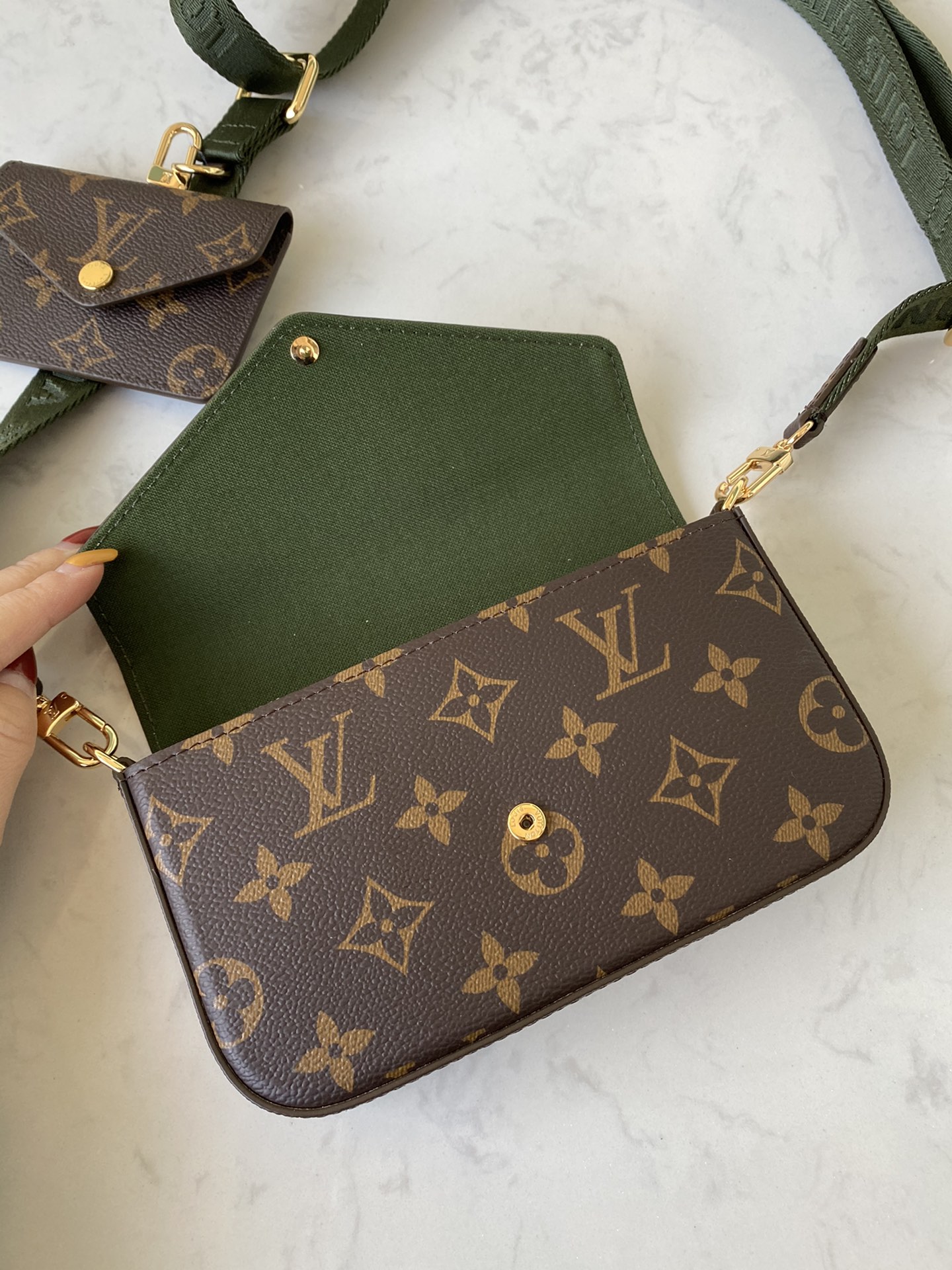 Louis Vuitton FÉLICIE STRAP & GO