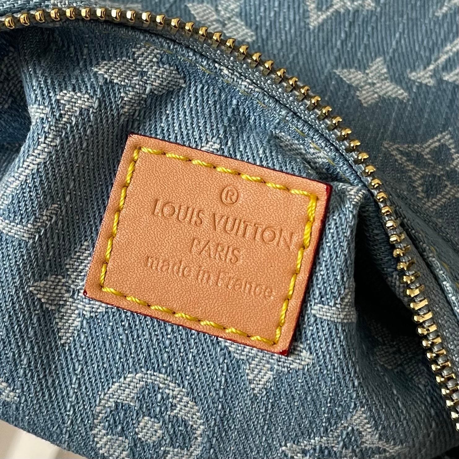 LV Loop Bag M81098 LM031 24cm