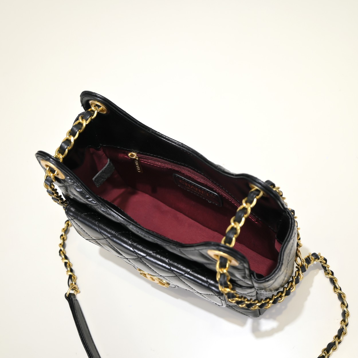 Chanel 22P Hobo Shiny Crumpled Calfskin Small Shoulder Bag Handbag