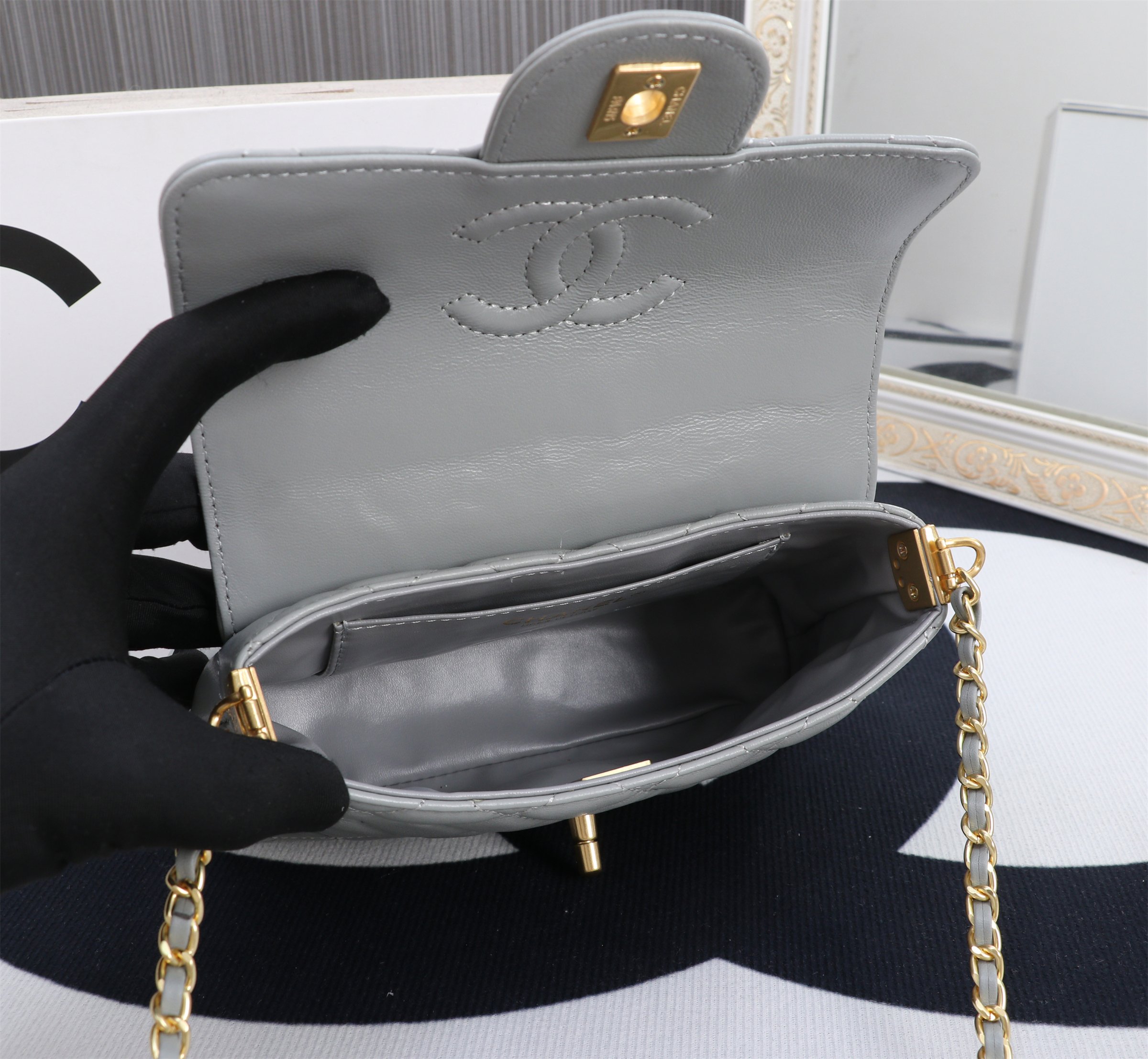 Chanel Handle bag 8891