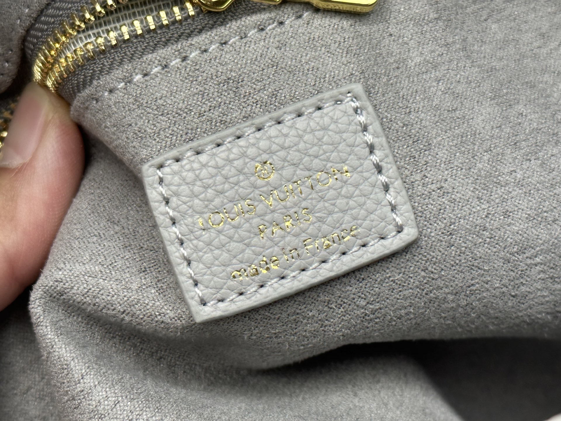 Louis Vuitton Neverfull Medium Handbag M13758 M14210  M45686  M46649 M58907 M46329 M21579 M45685 M46676 M40995