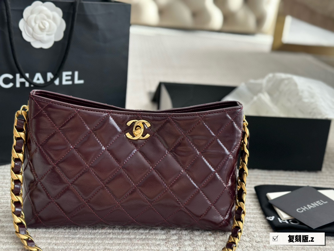 Chanel Hobo Bag 035 DB581 28cm