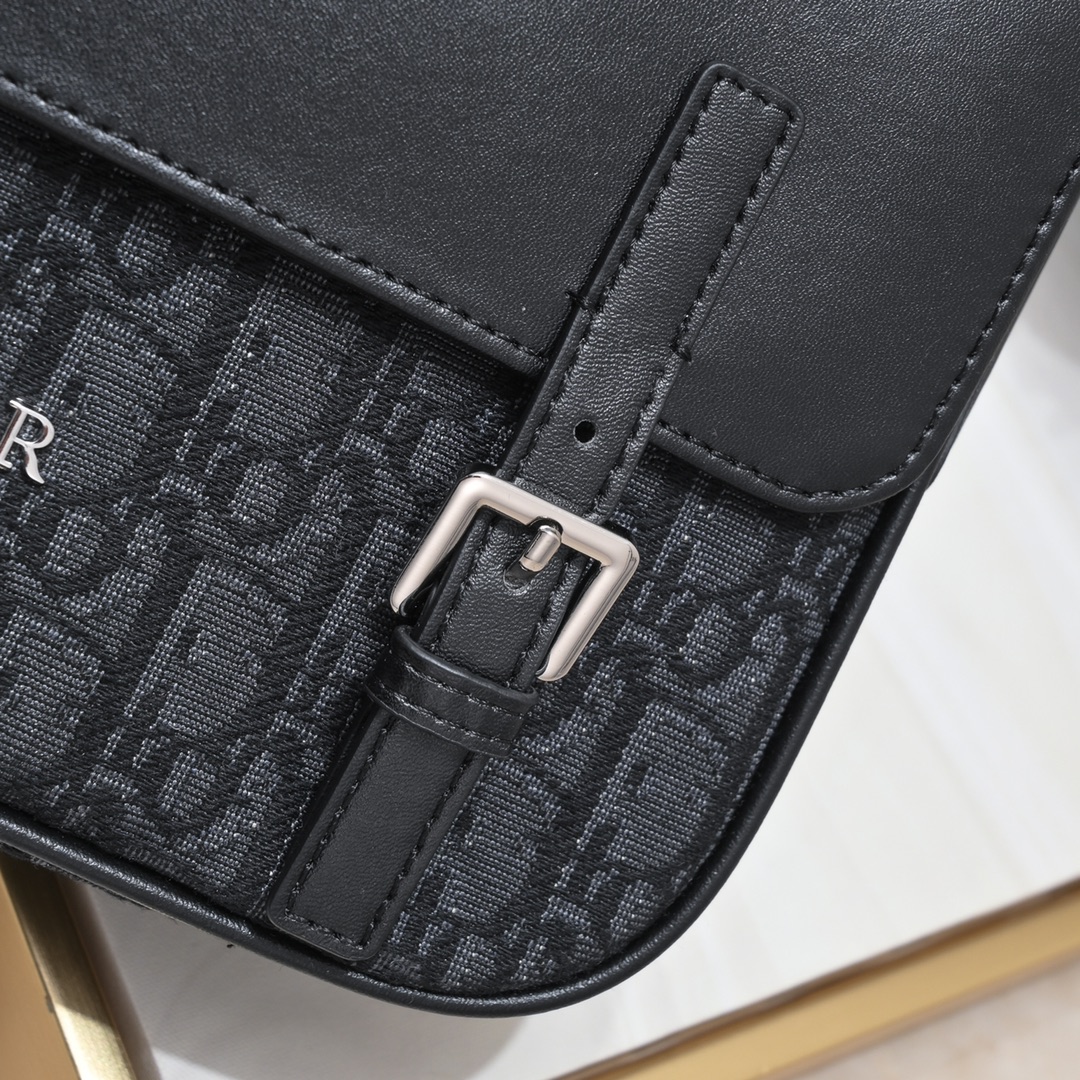 Dior Messenger Bag 4401 LM081 23cm