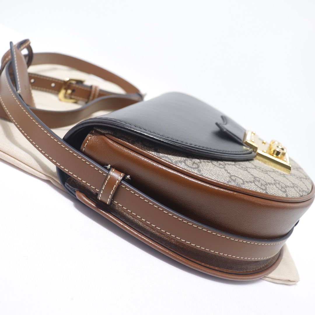 Gucci 644524 smile 071 22cm