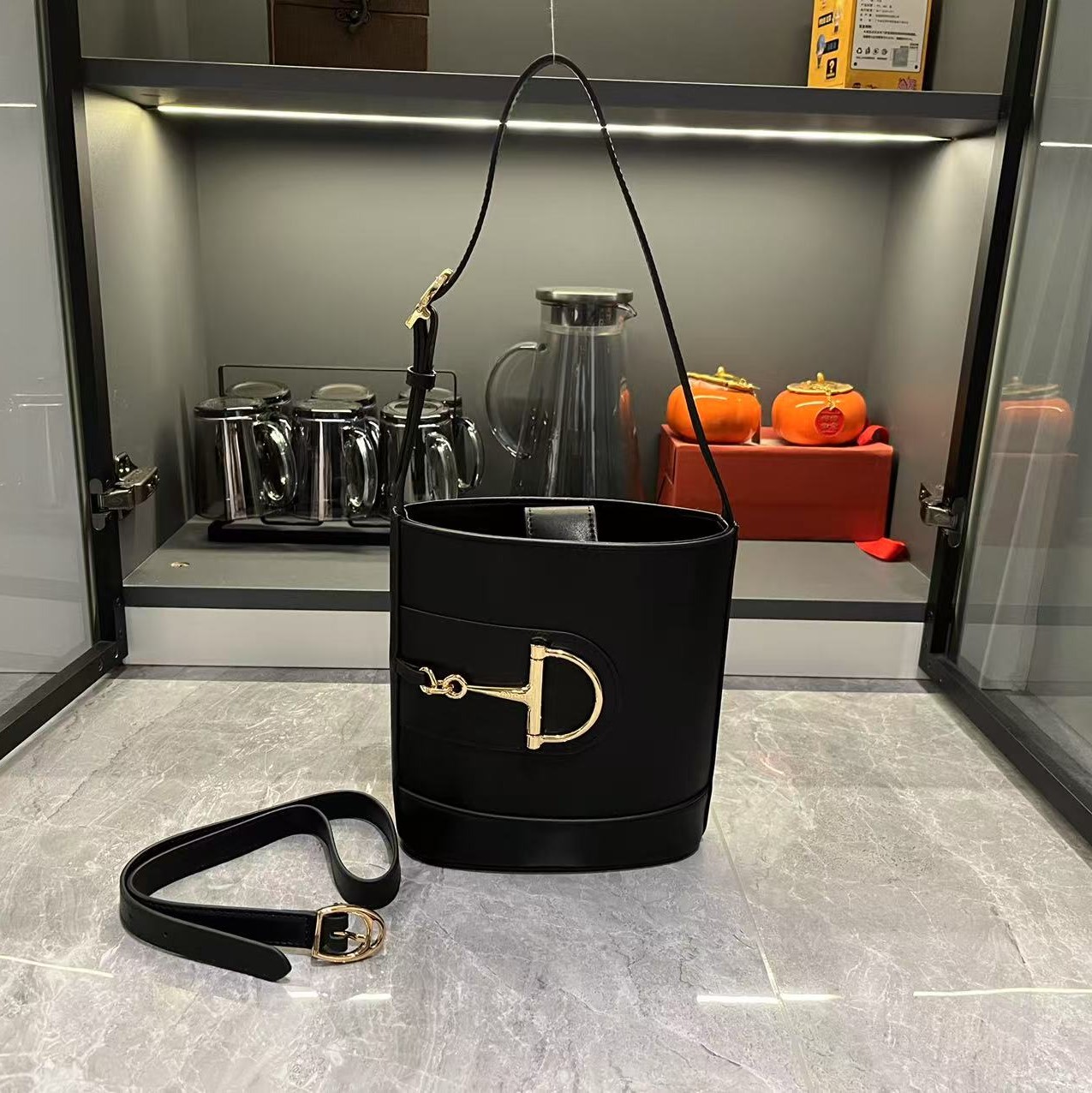 Gucci Mini Bucket Bag 833665