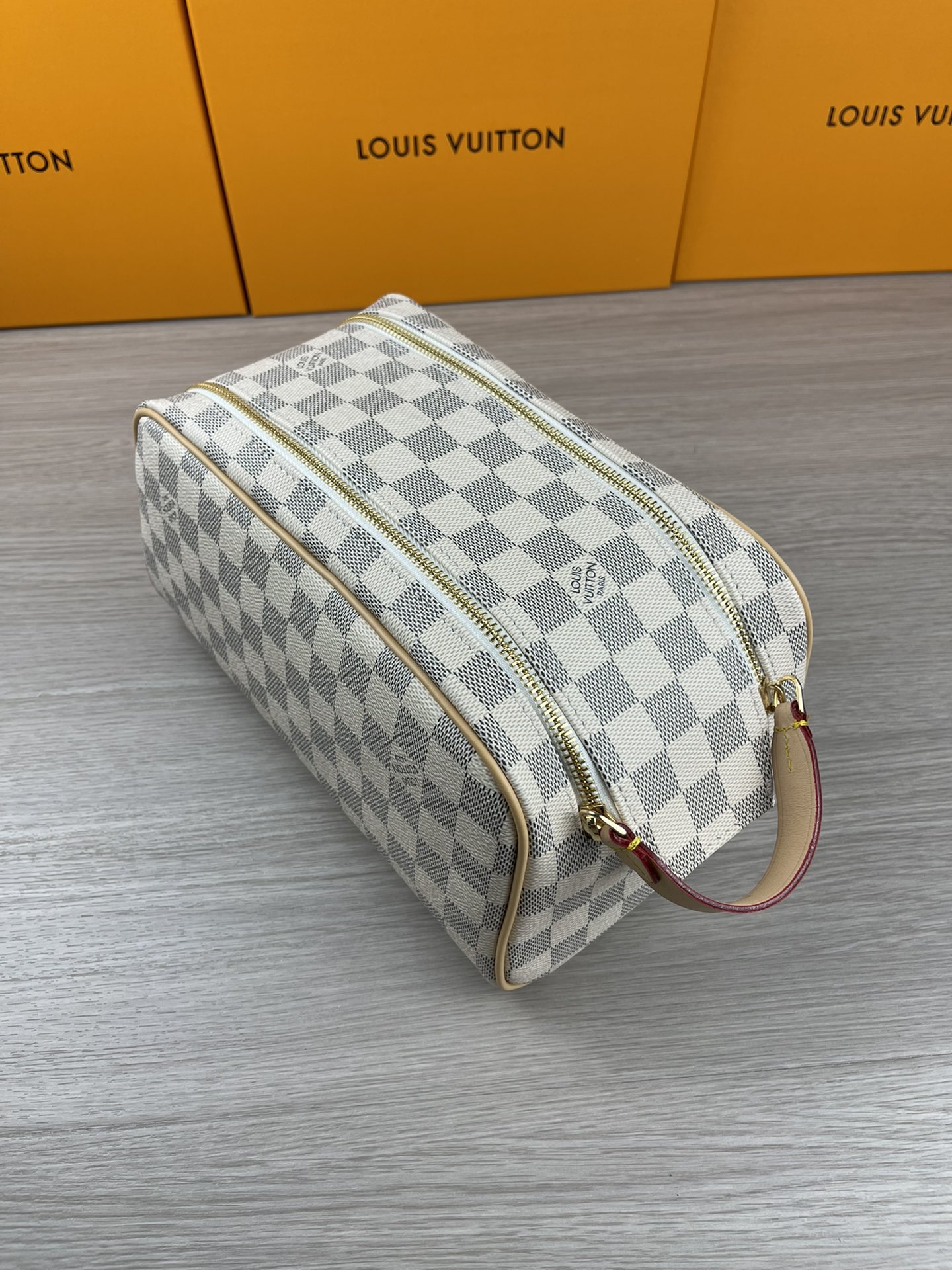 LV47528KF001 28x16x13cm